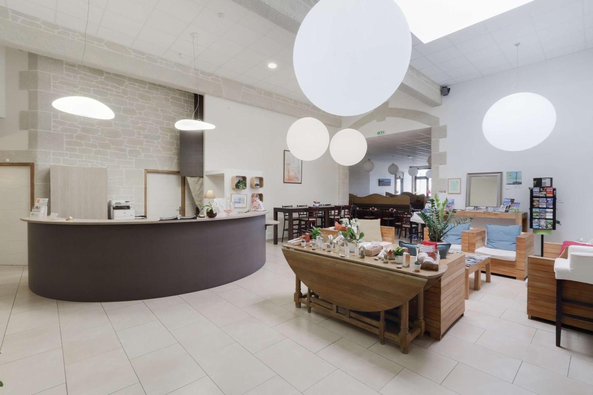 Brit Hotel Alghotel Cancale Eksteriør billede