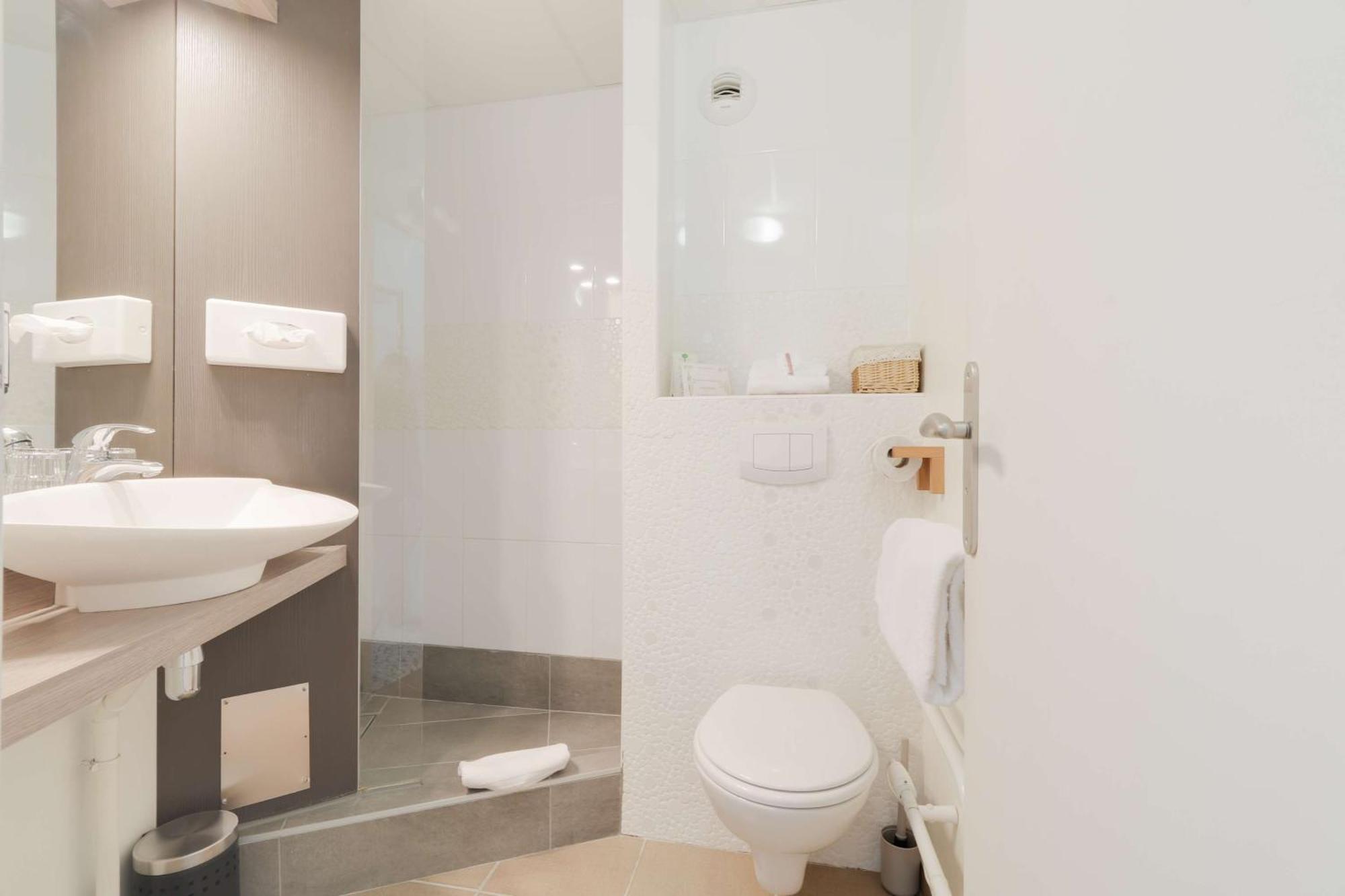 Brit Hotel Alghotel Cancale Eksteriør billede